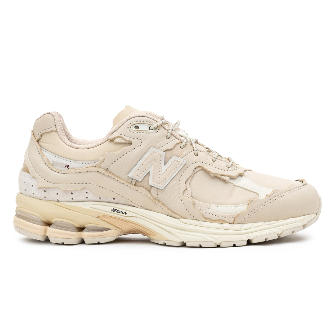 New Balance Sandstone 2002R Protection Pack
